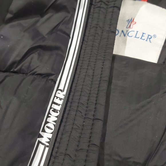 Moncler Lightweight Down Jacket - Picture 6 of 11
